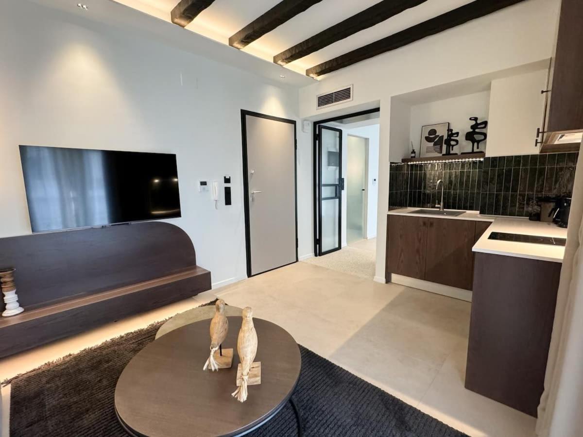Urban Gem In The Heart Of Naoussa A Stylish Escape Lägenhet Naousa  Exteriör bild